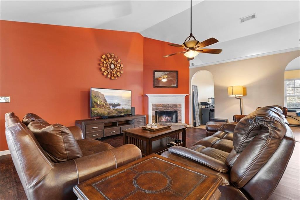 6728 Carriage Walk Lane