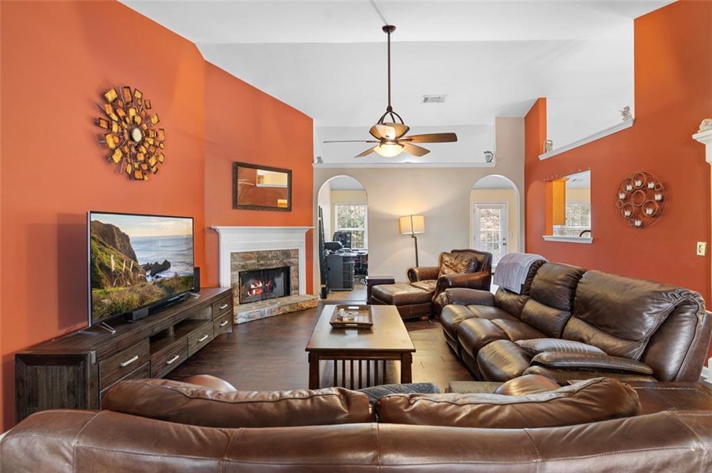6728 Carriage Walk Lane