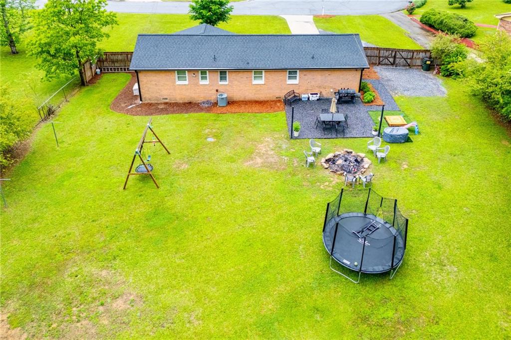 4529 Lakeview Drive