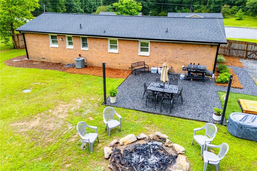 4529 Lakeview Drive