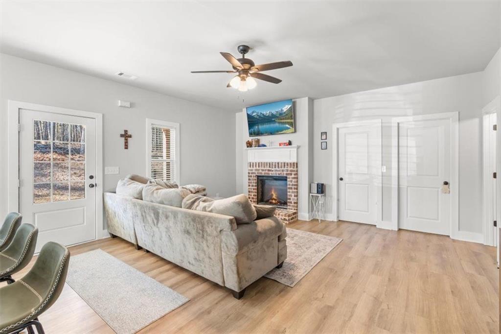 2522 Honeysuckle Lane