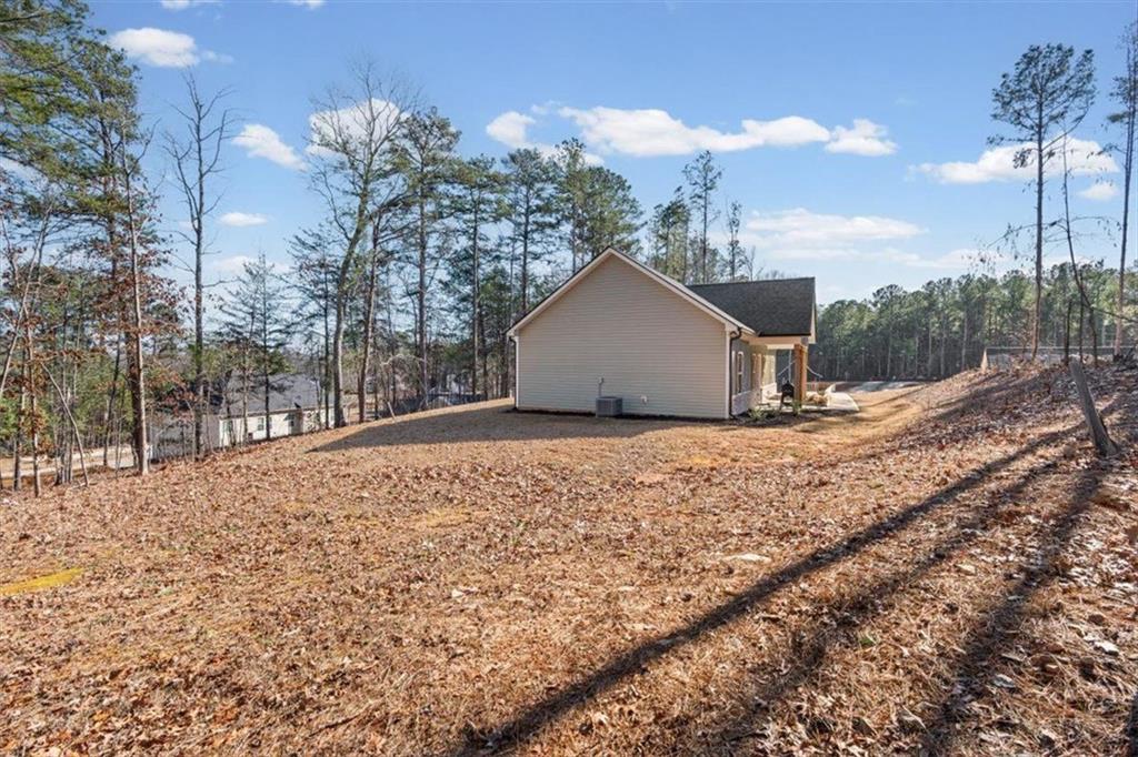 2522 Honeysuckle Lane