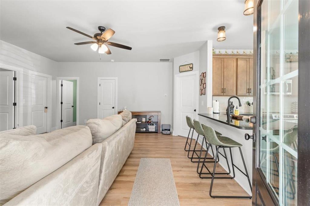 2522 Honeysuckle Lane