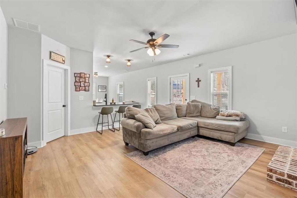 2522 Honeysuckle Lane