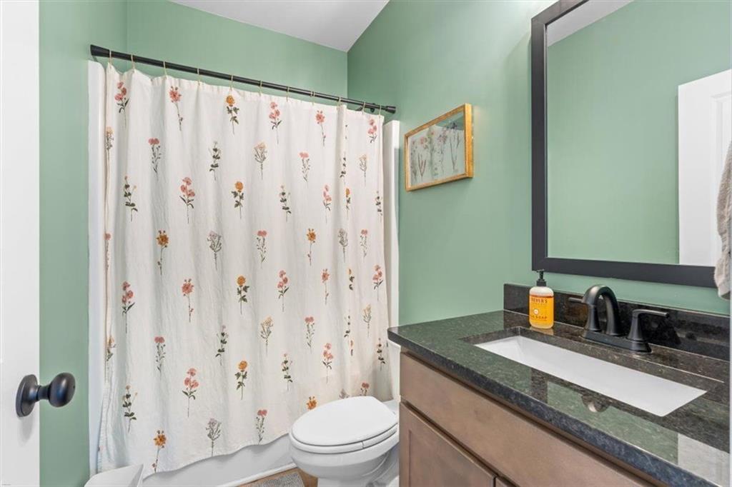 2522 Honeysuckle Lane