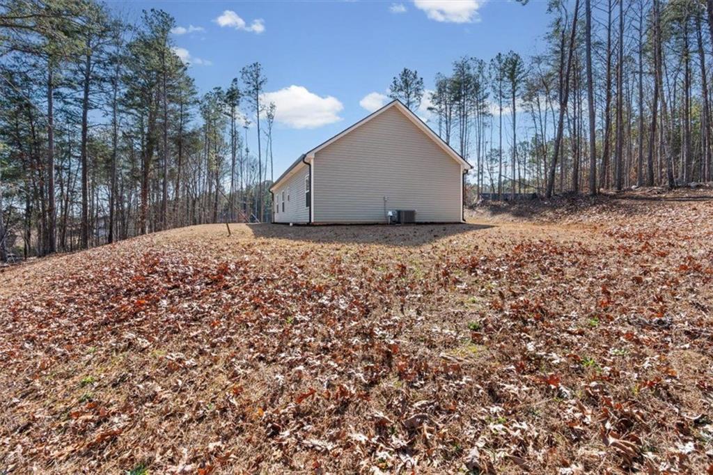 2522 Honeysuckle Lane