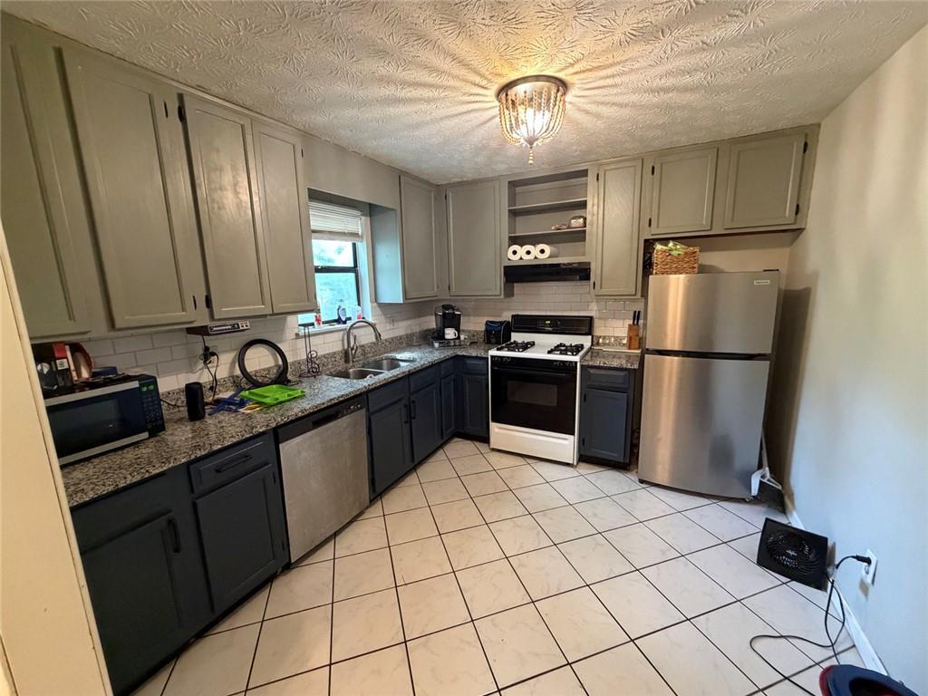 202 Blackhawk Trail