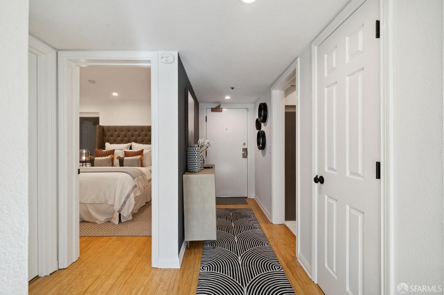 1370 Valencia Street # 1