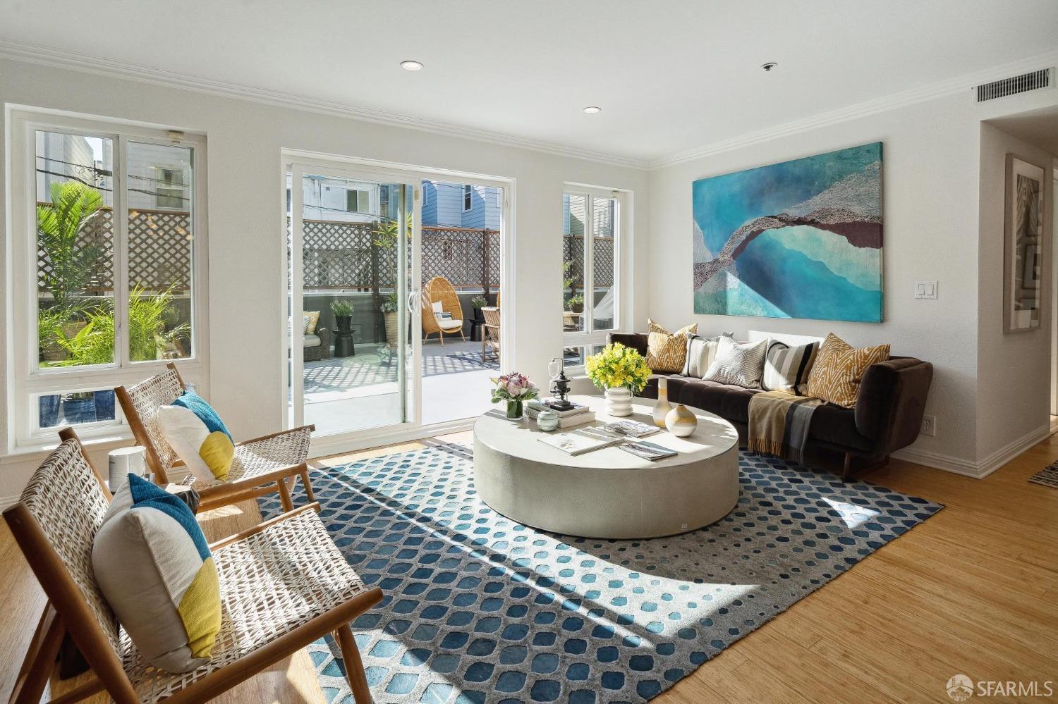 1370 Valencia Street # 1