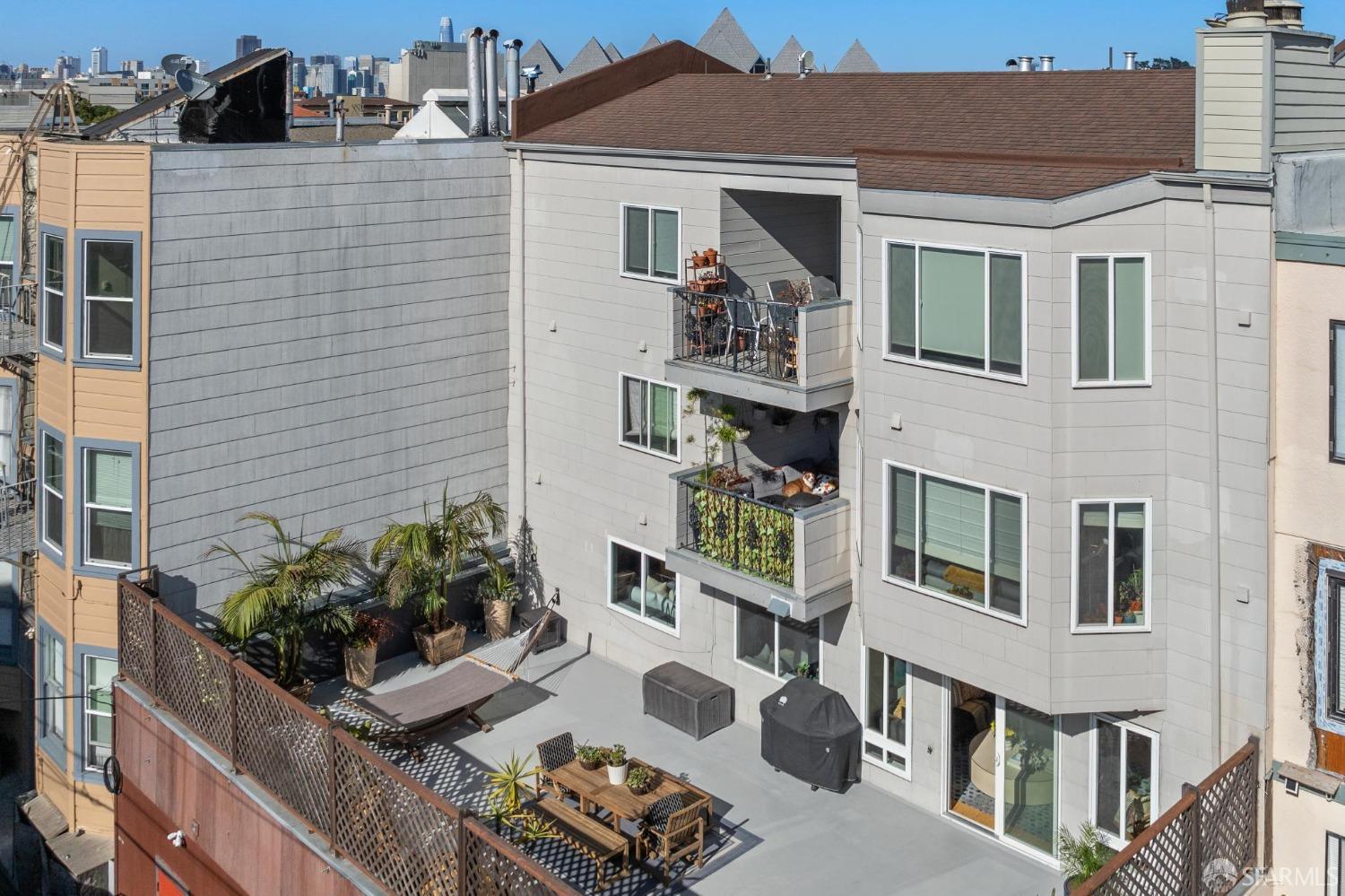 1370 Valencia Street # 1