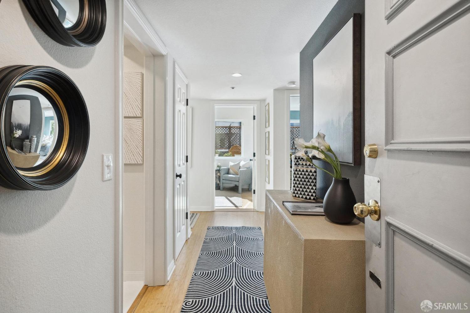 1370 Valencia Street # 1