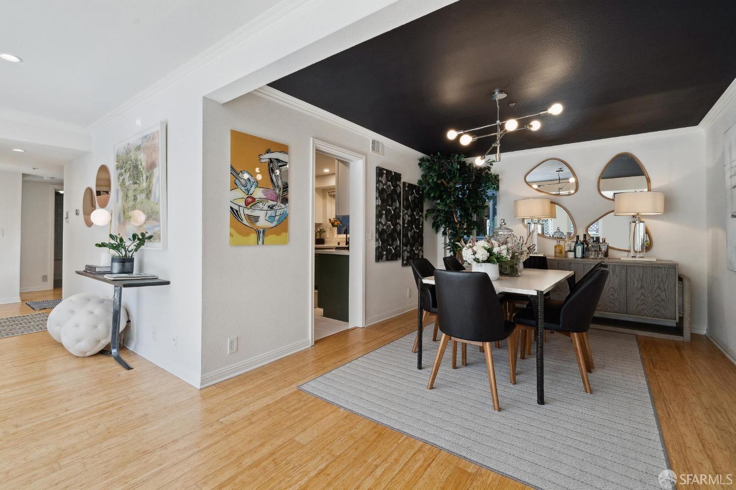 1370 Valencia Street # 1
