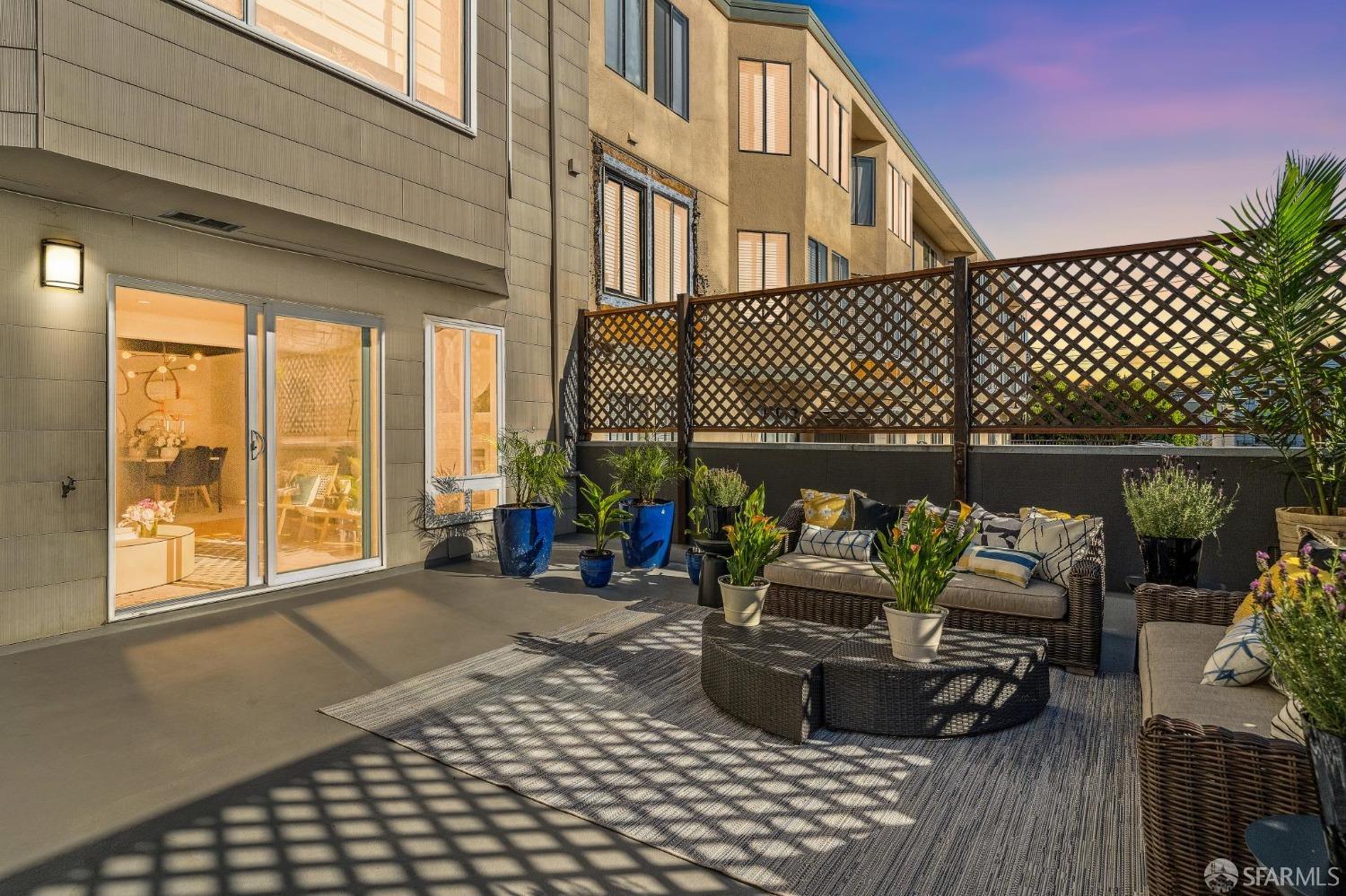 1370 Valencia Street # 1
