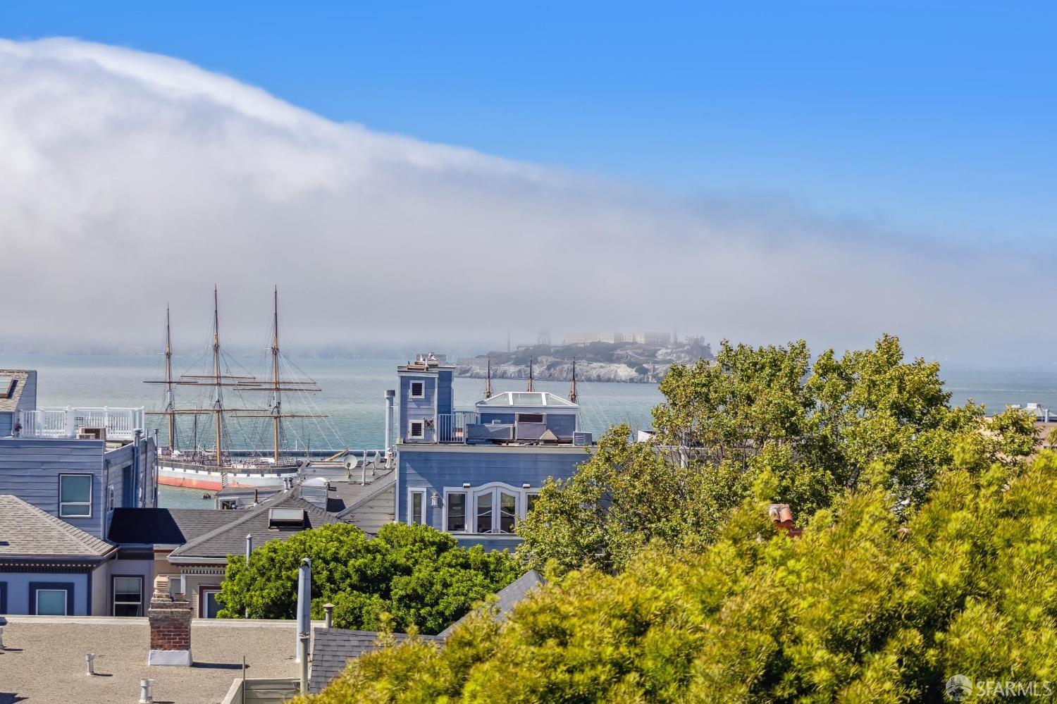 832 Bay Street