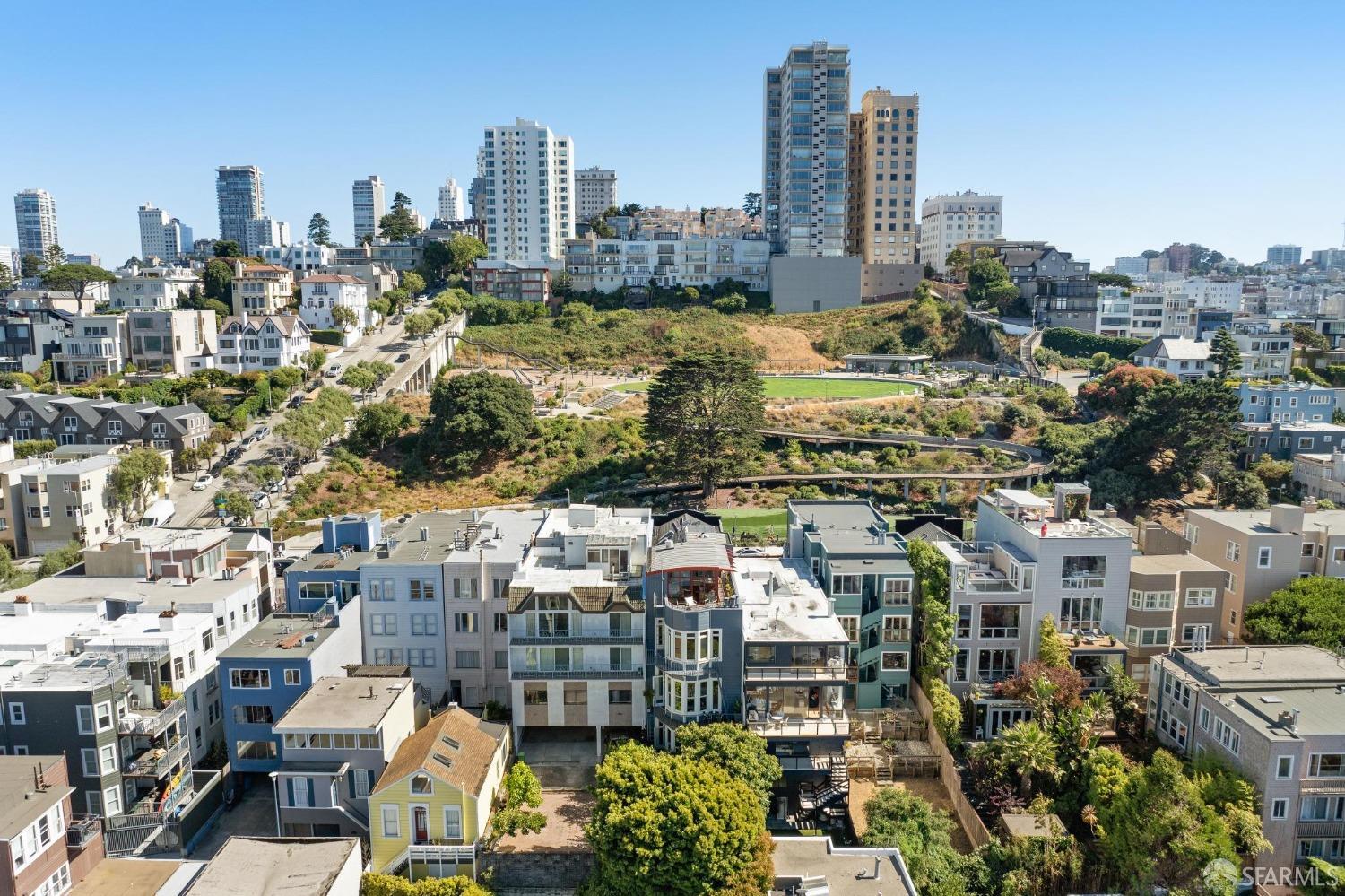 832 Bay Street
