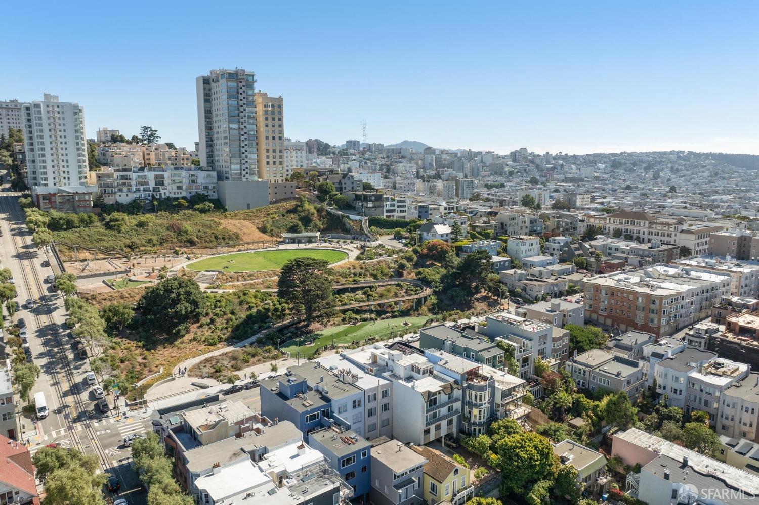 832 Bay Street