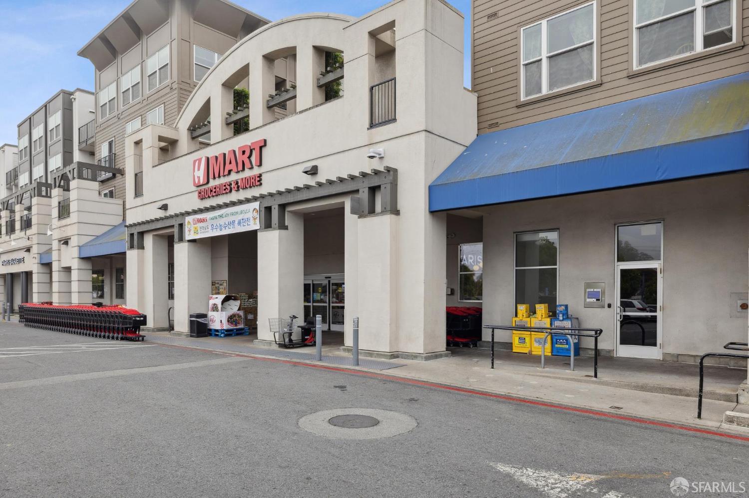 8400 Oceanview Terrace # 305