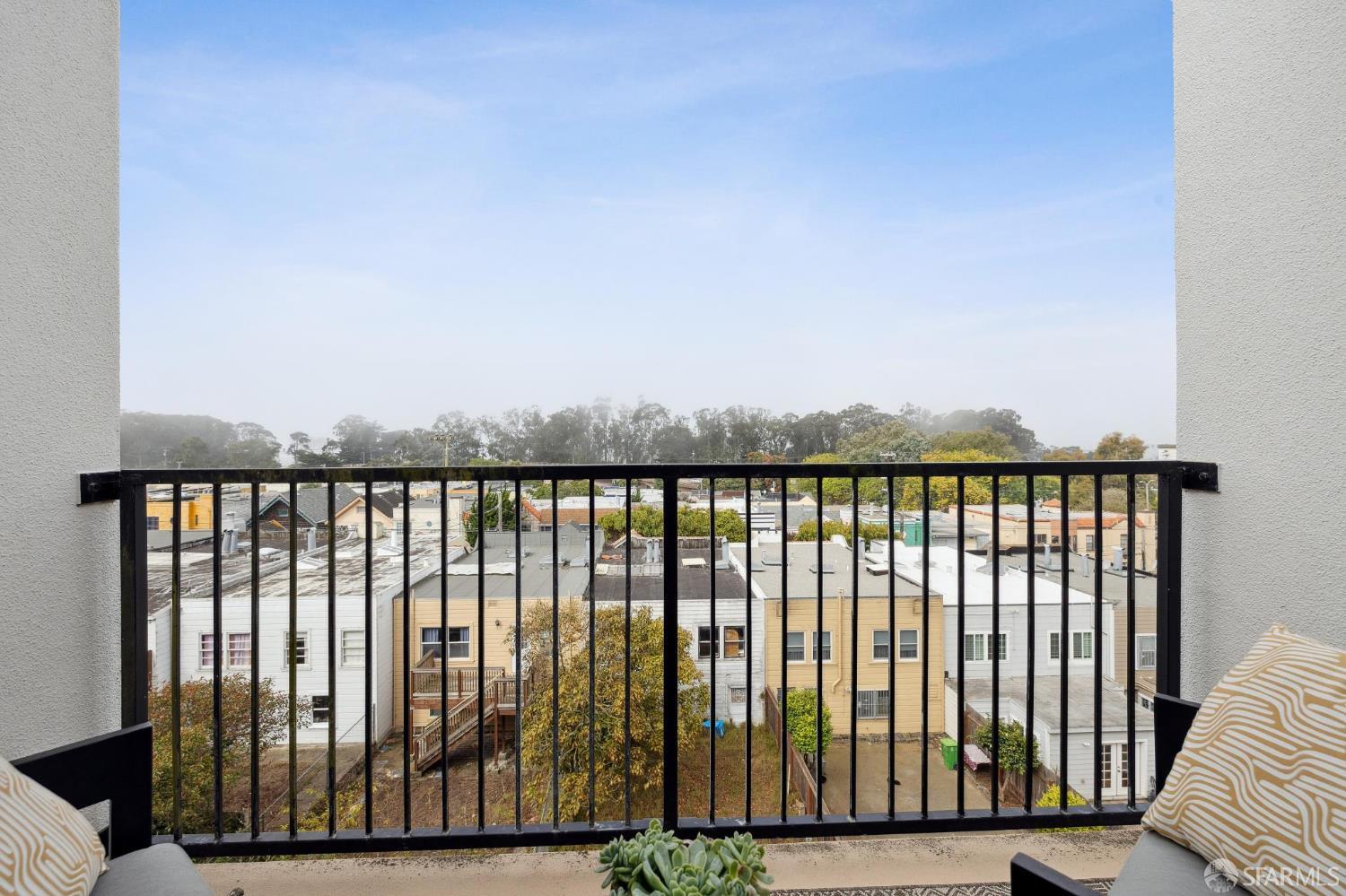 8400 Oceanview Terrace # 305