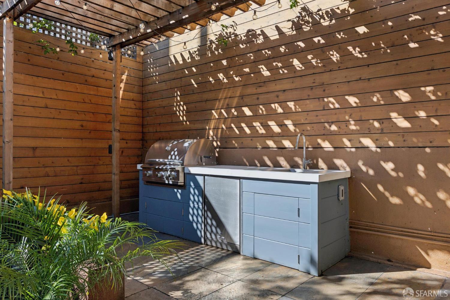 810-812 Dolores Street