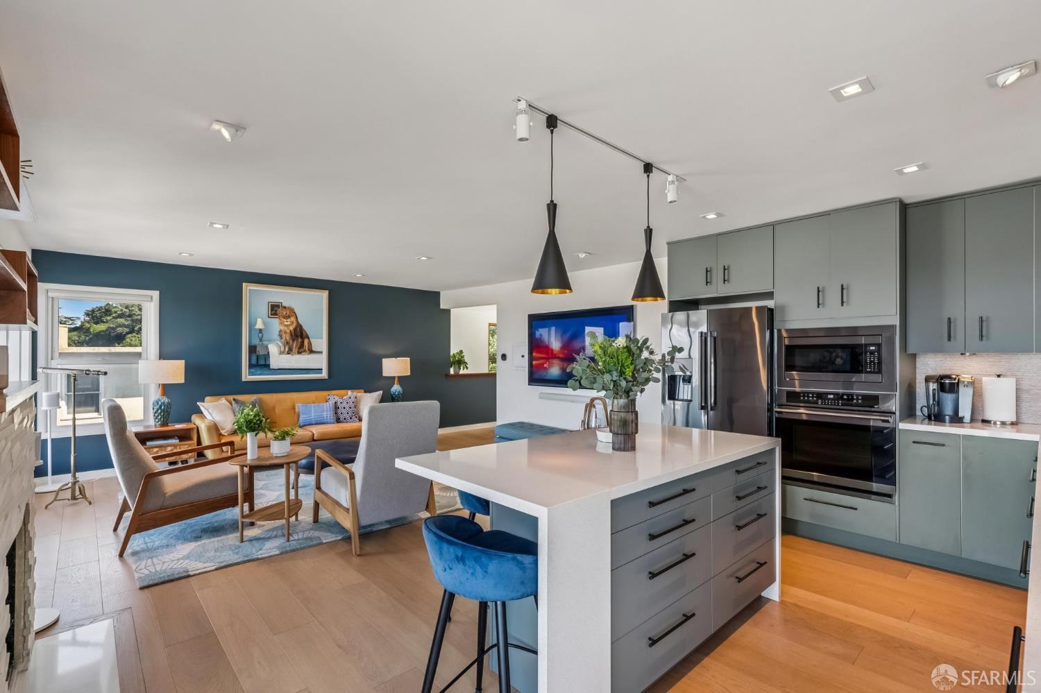 160 Graystone Terrace # 9