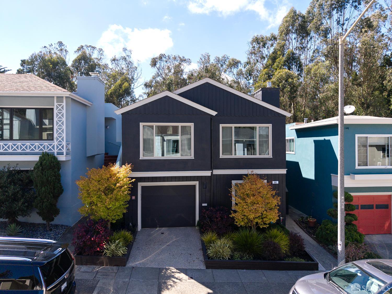 44 Dellbrook Avenue