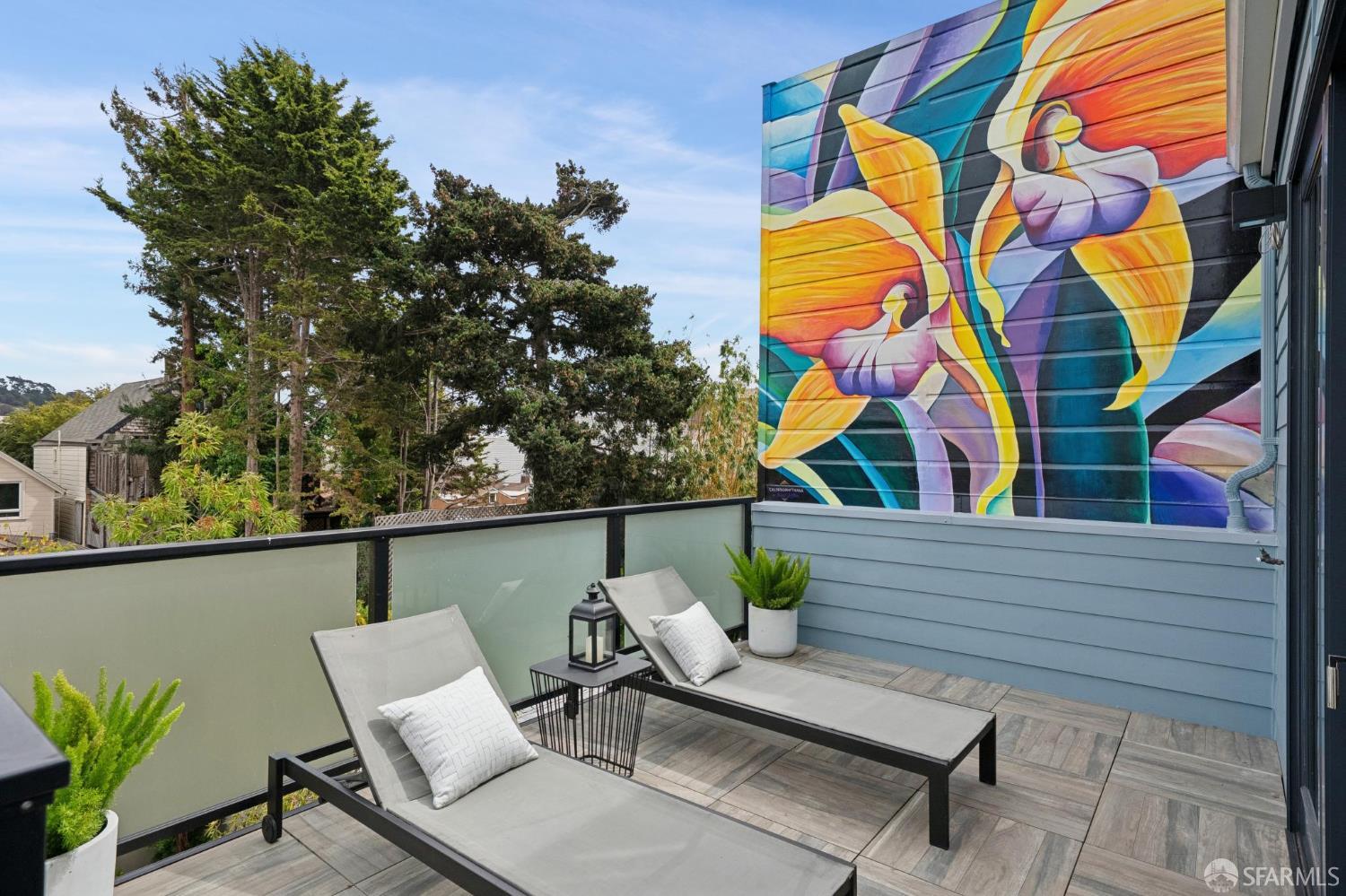 837 S Van Ness Avenue