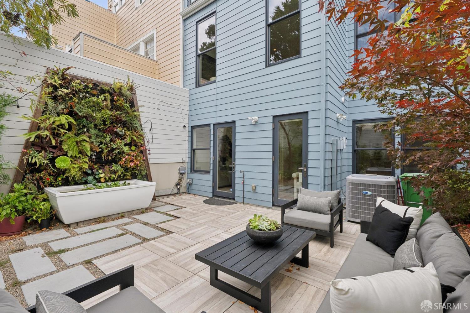 837 S Van Ness Avenue