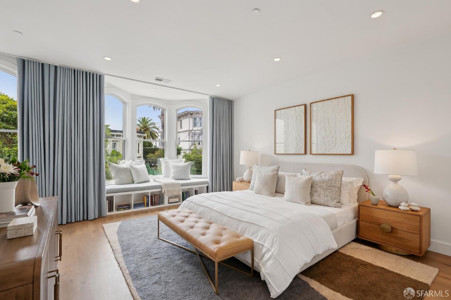 837 S Van Ness Avenue