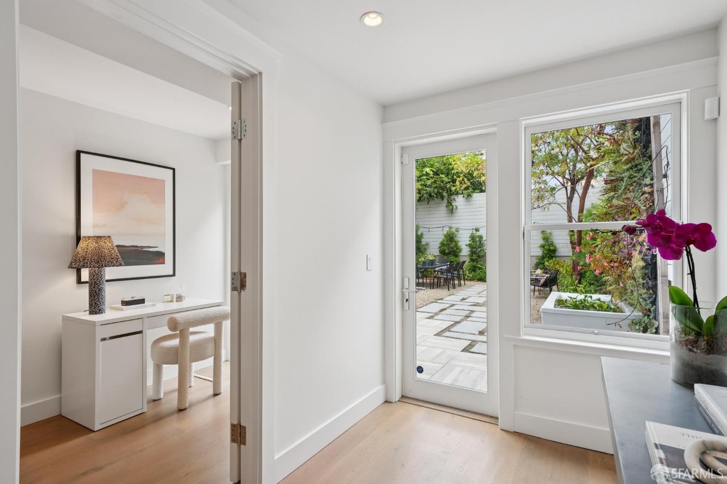 837 S Van Ness Avenue