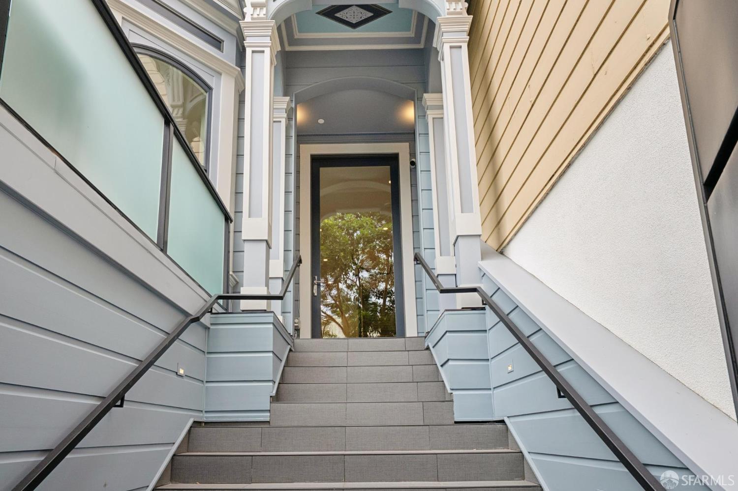 837 S Van Ness Avenue