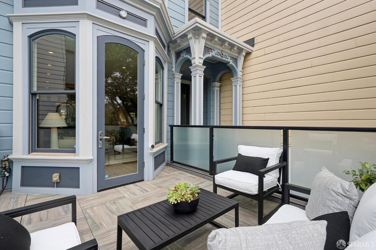 837 S Van Ness Avenue