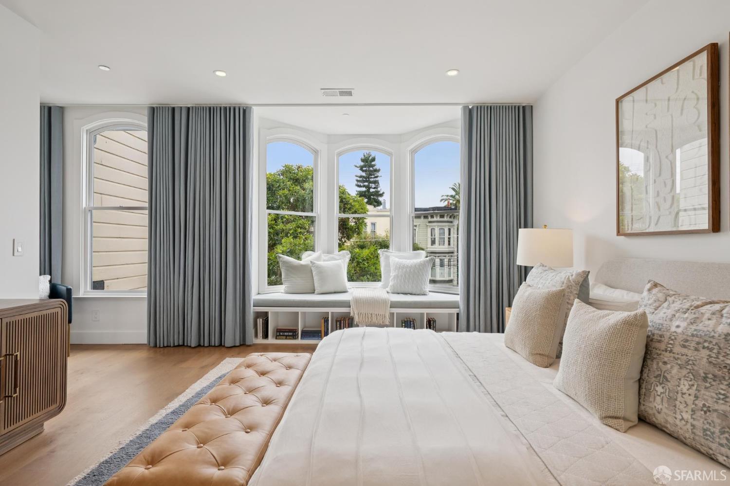837 S Van Ness Avenue