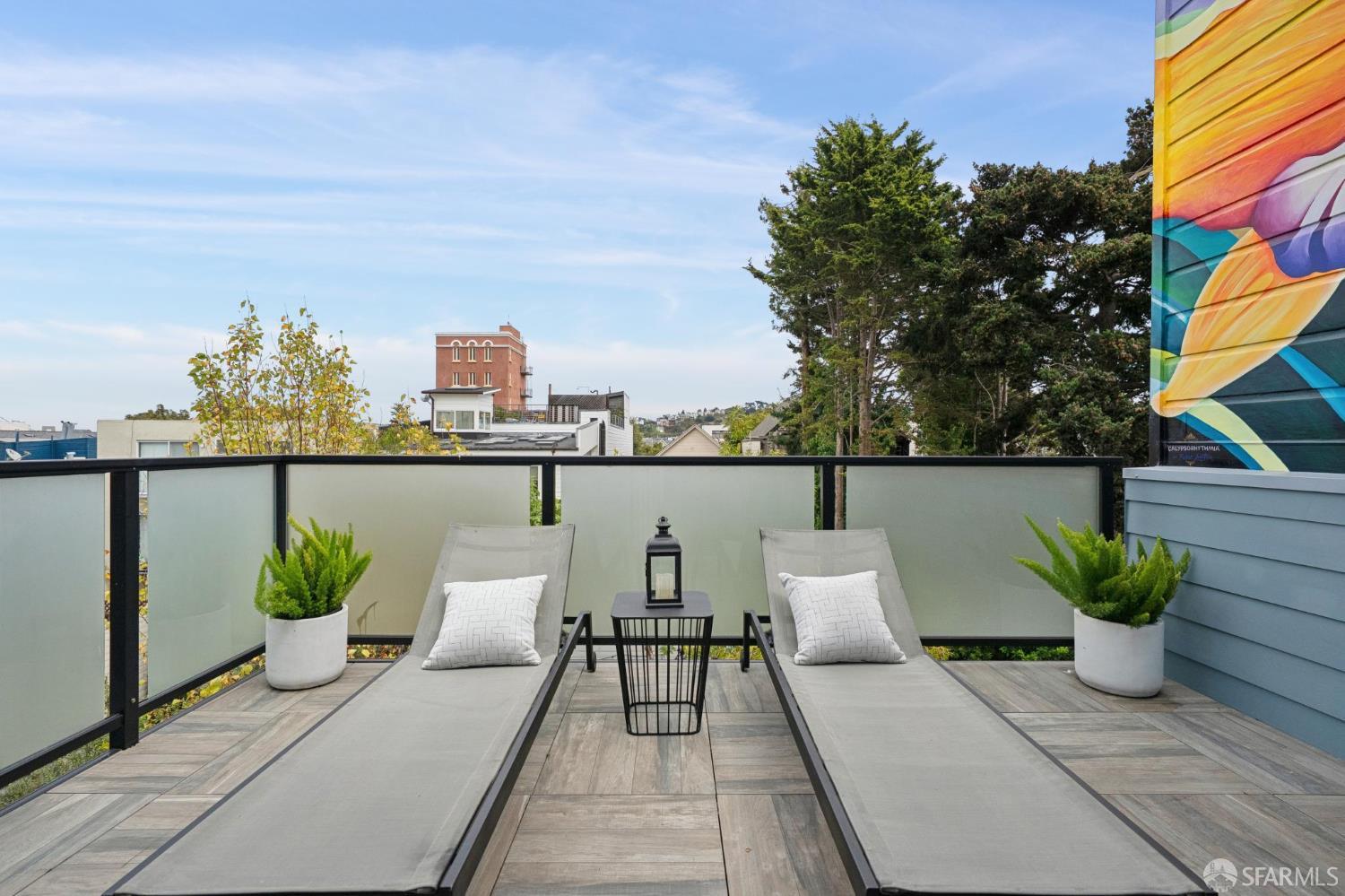 837 S Van Ness Avenue