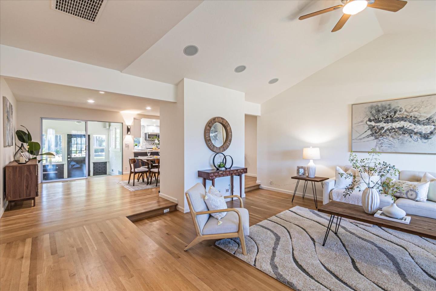 4736 Calle De Lucia