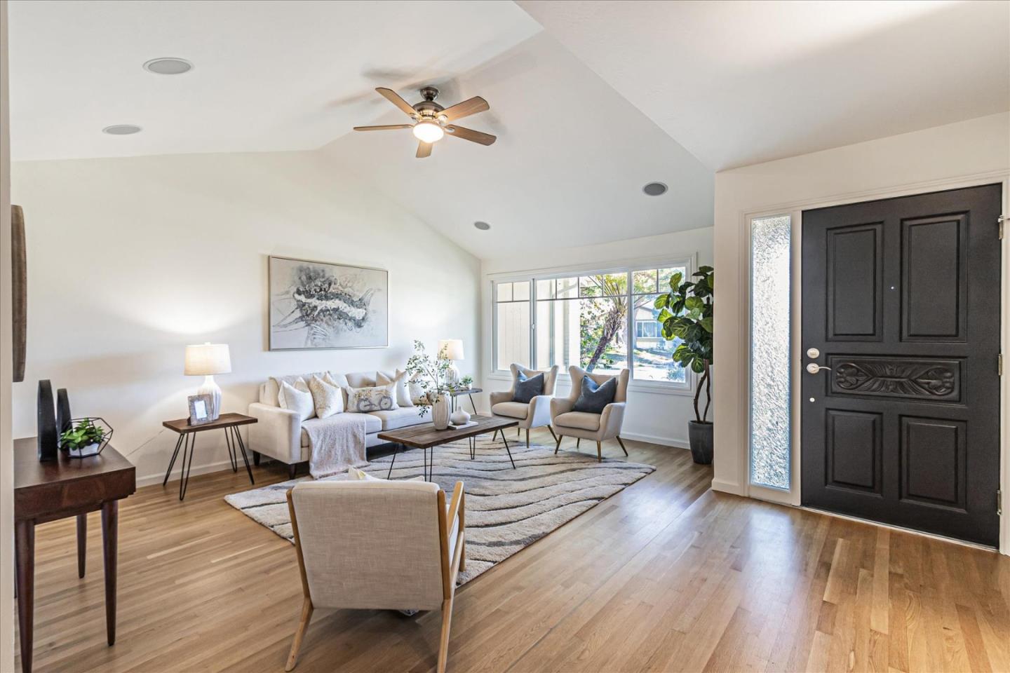 4736 Calle De Lucia