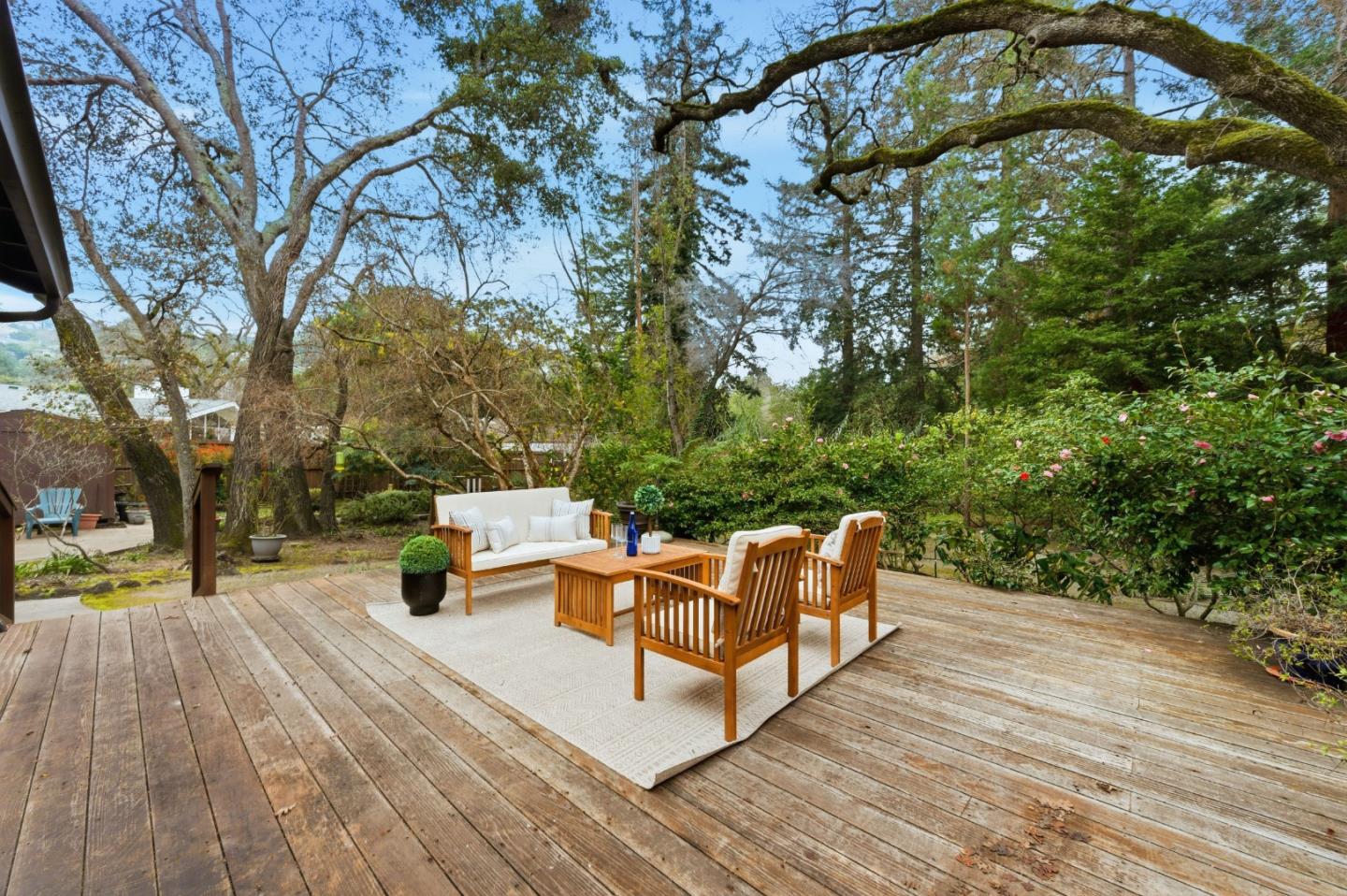 1698 Cordilleras Road