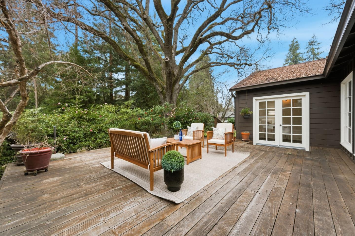 1698 Cordilleras Road