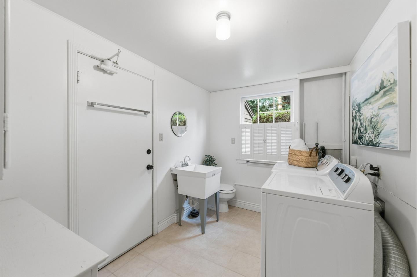 1698 Cordilleras Road