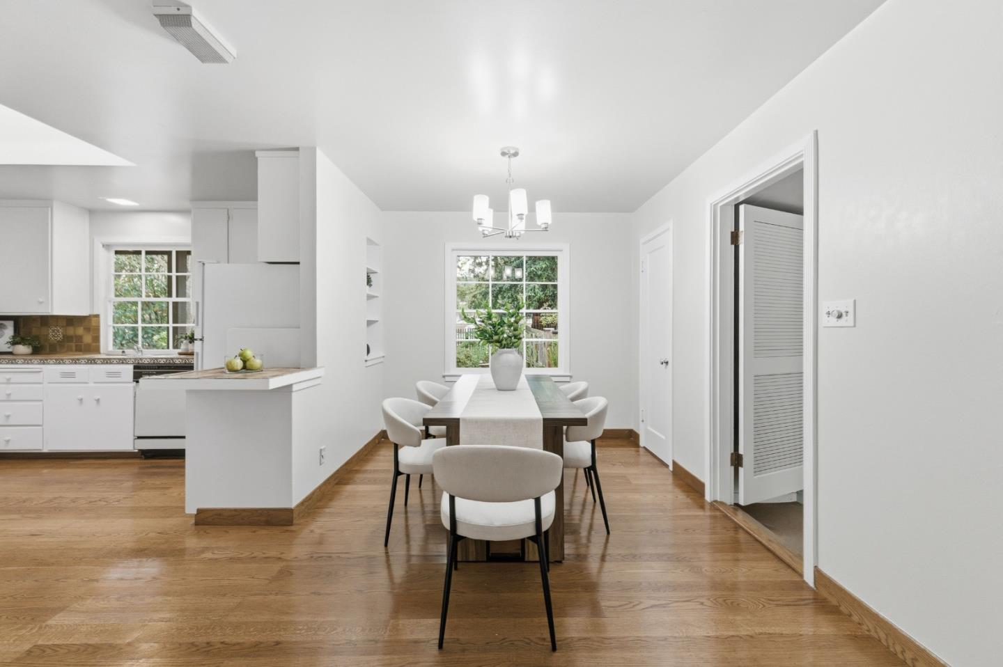 1698 Cordilleras Road