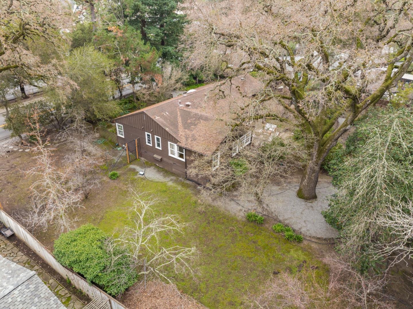 1698 Cordilleras Road