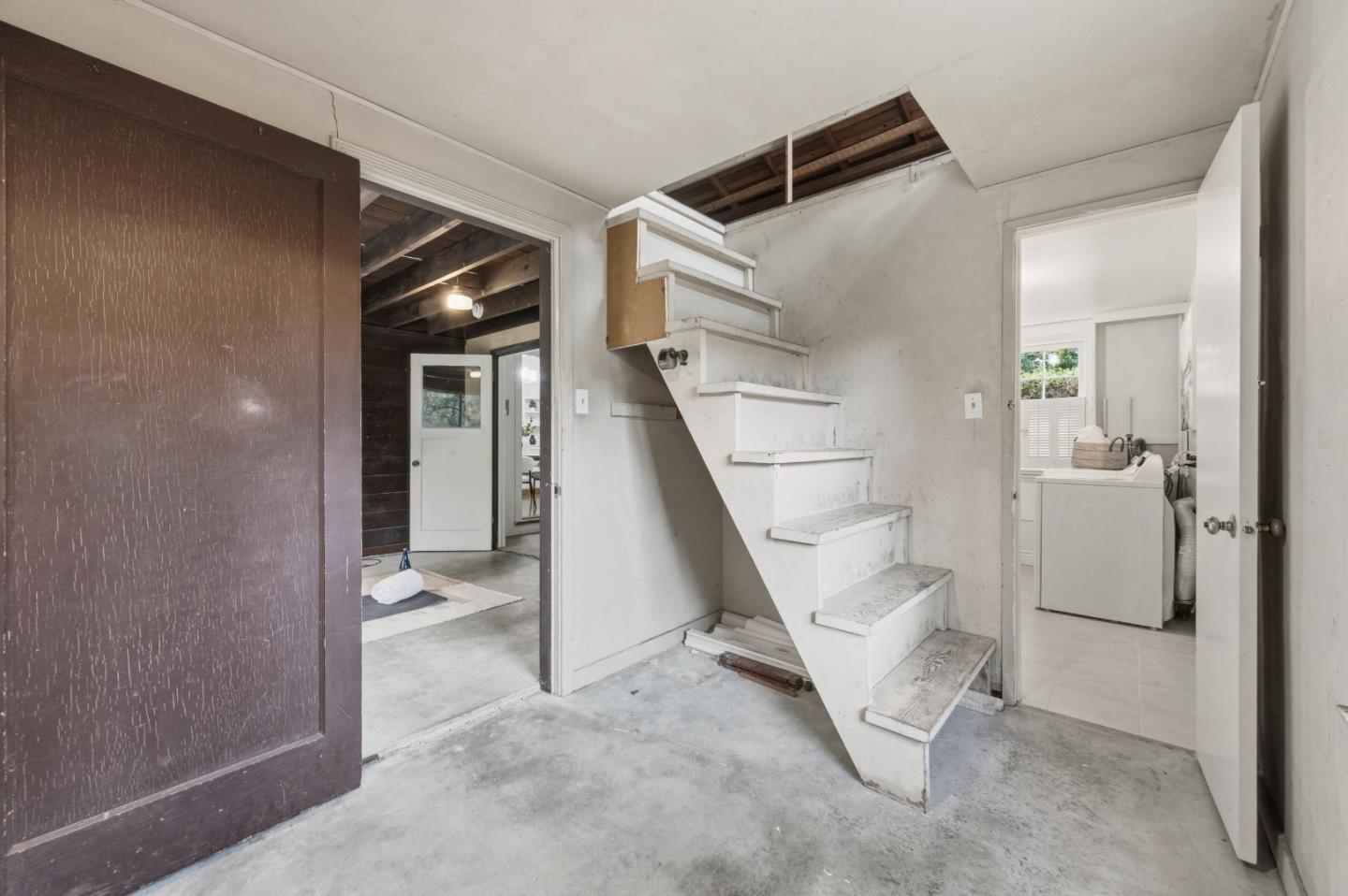 1698 Cordilleras Road