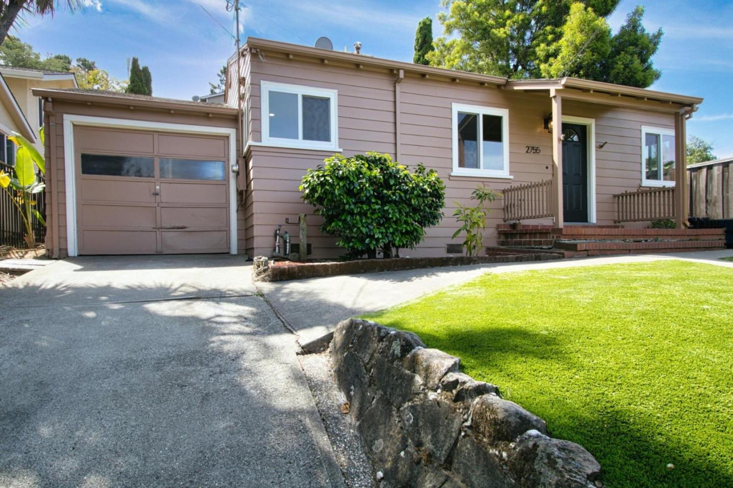 2755 AVE