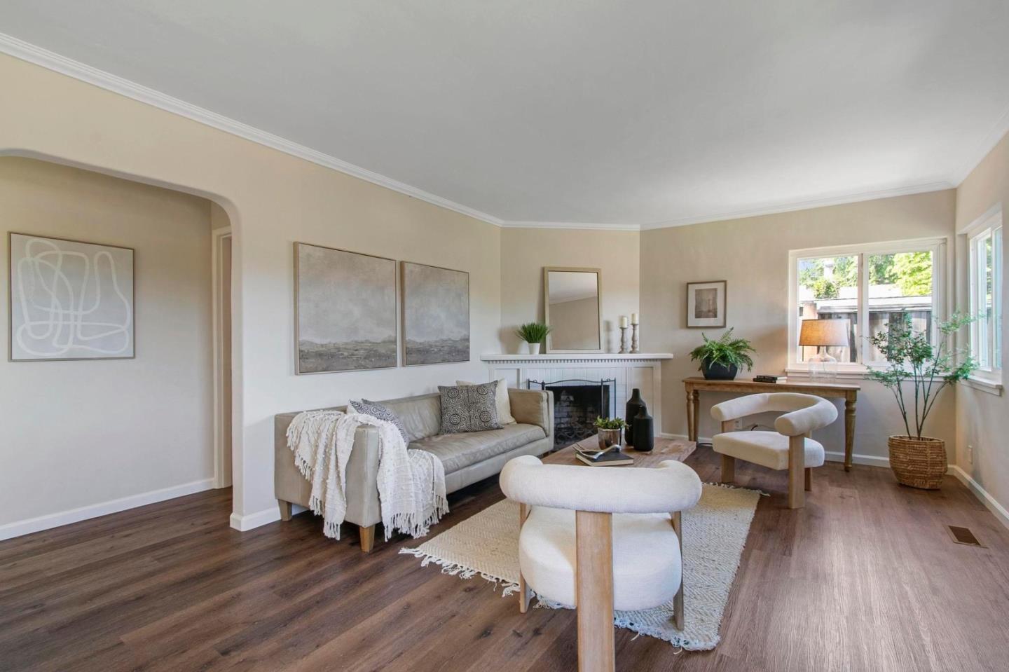 2755 AVE