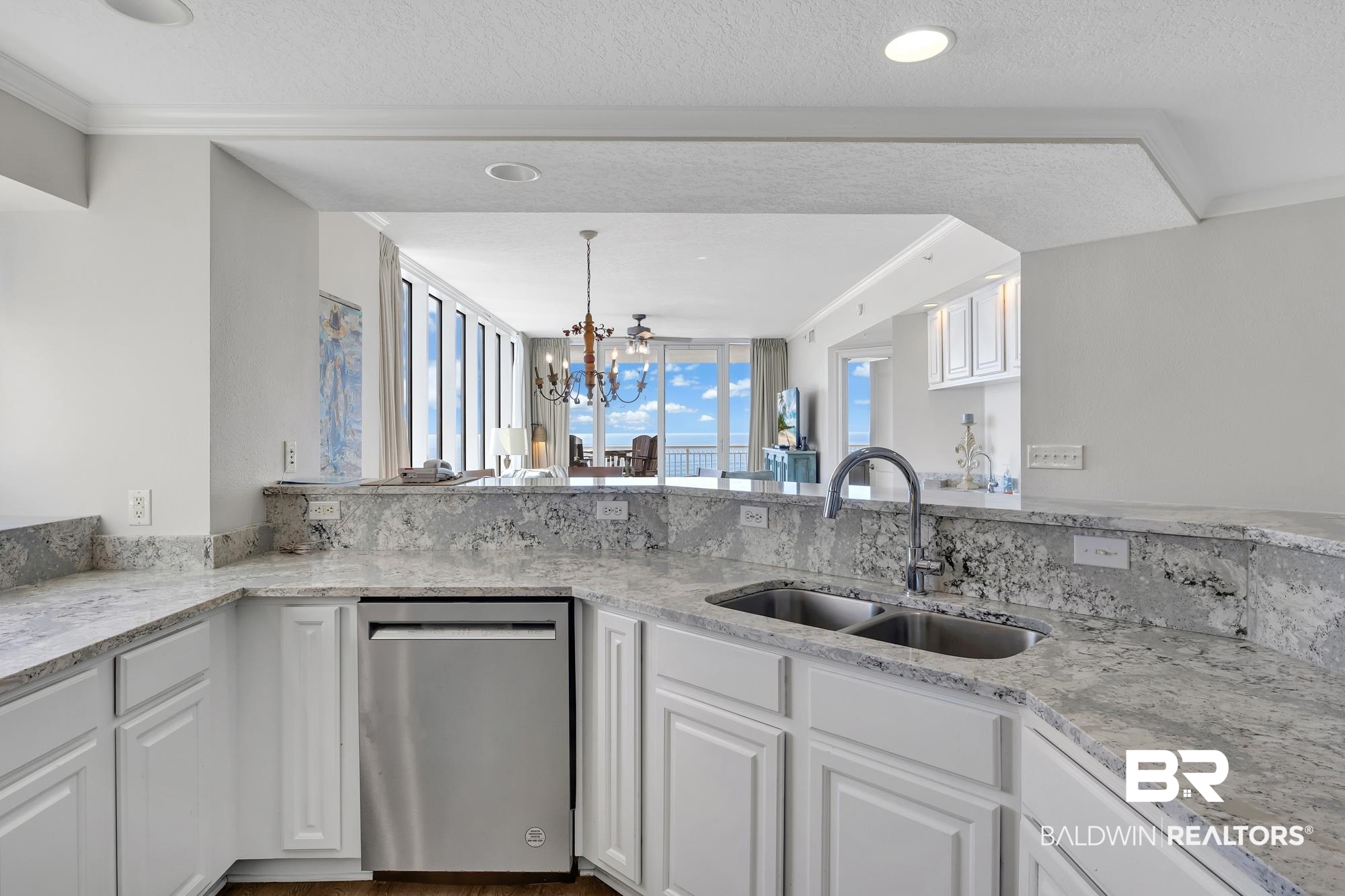 527 E Beach Boulevard # 901