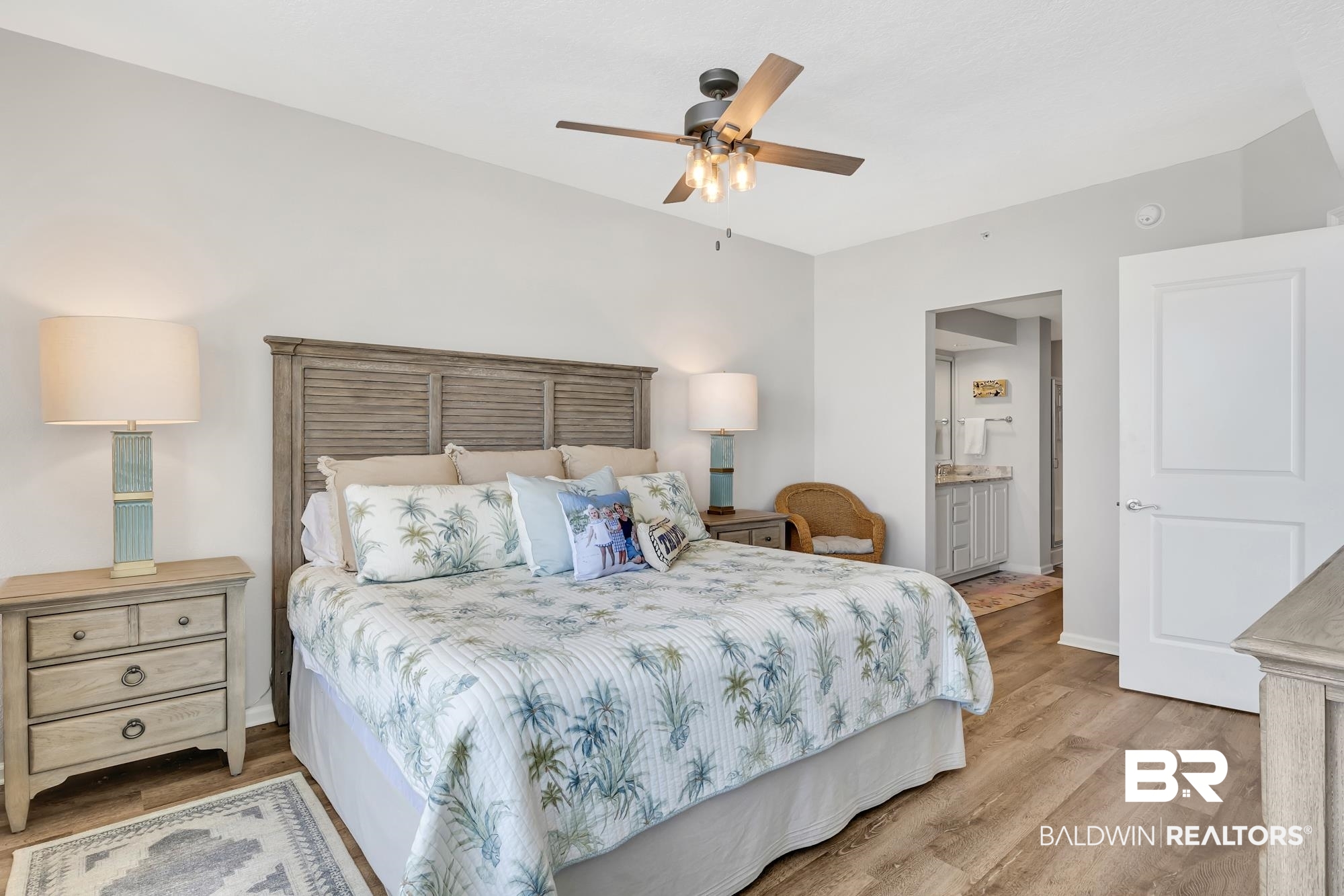 527 E Beach Boulevard # 901
