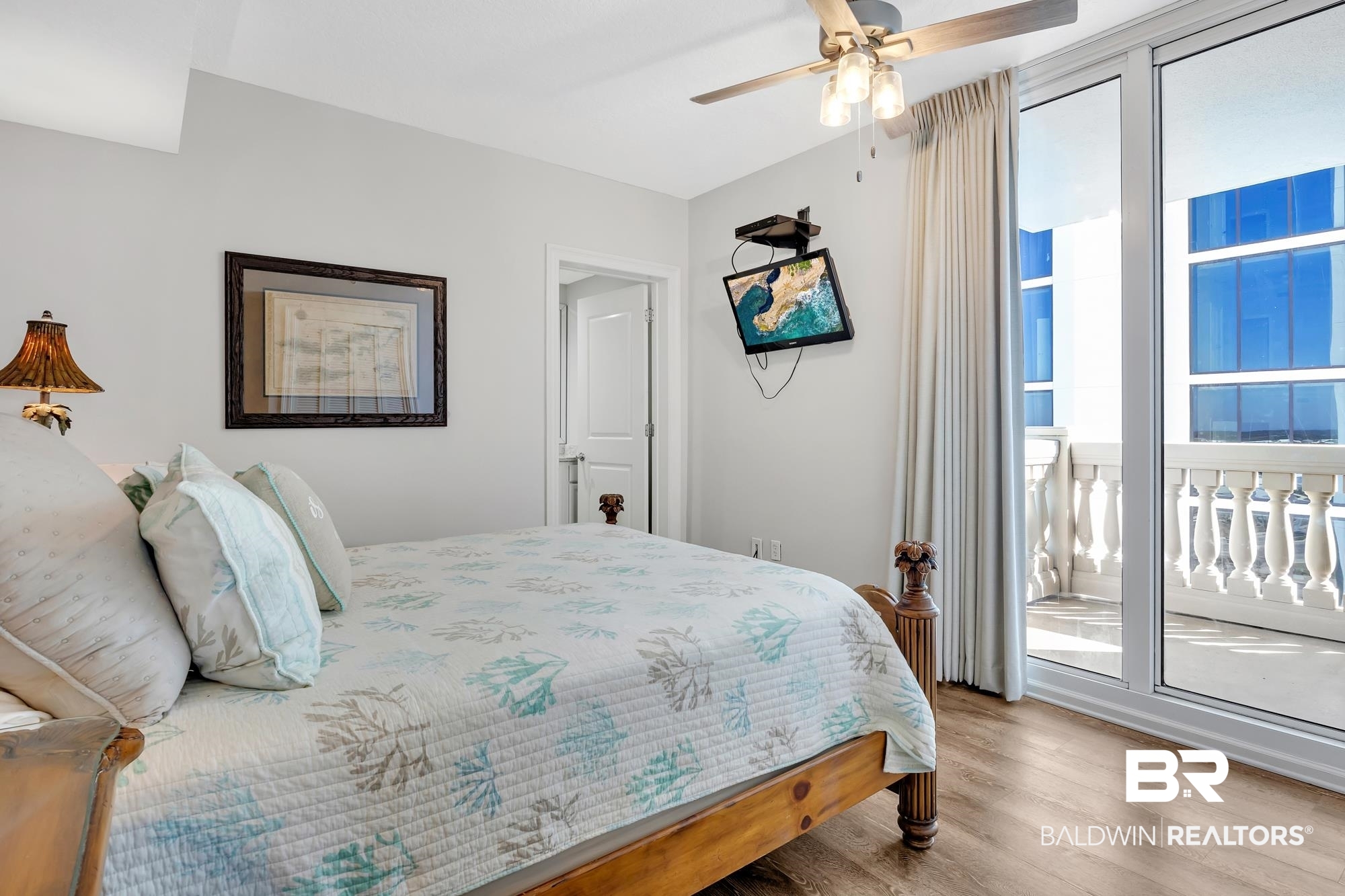527 E Beach Boulevard # 901