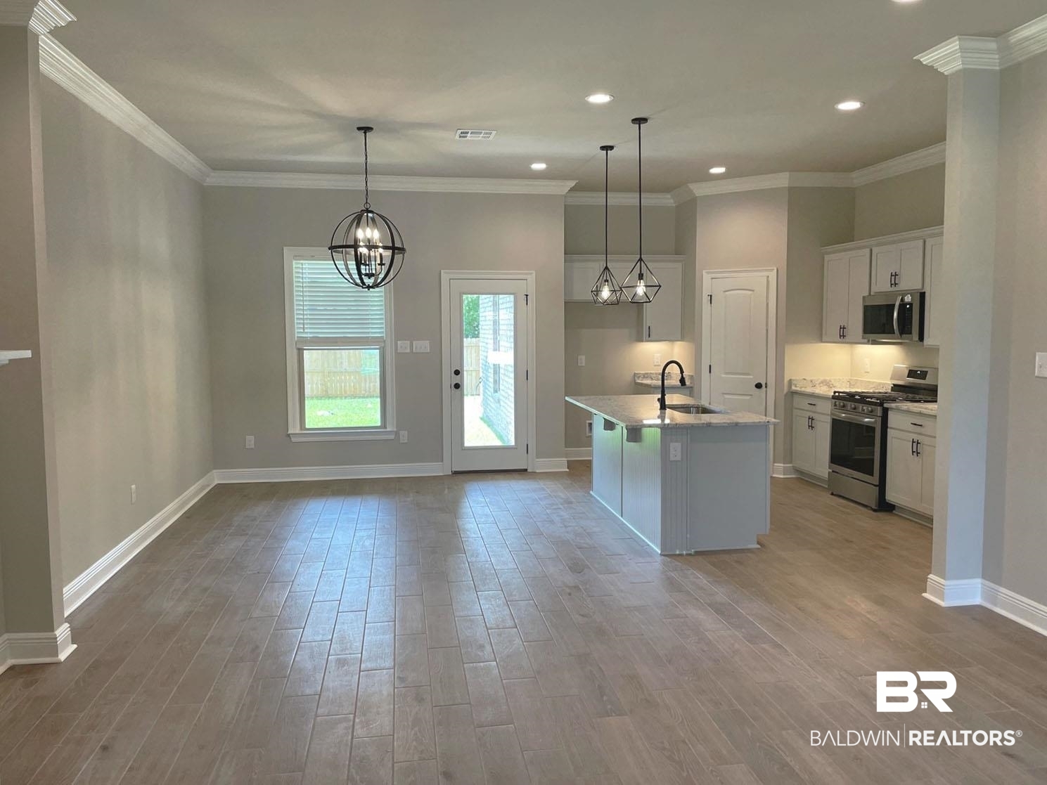 1570 Fenton Circle