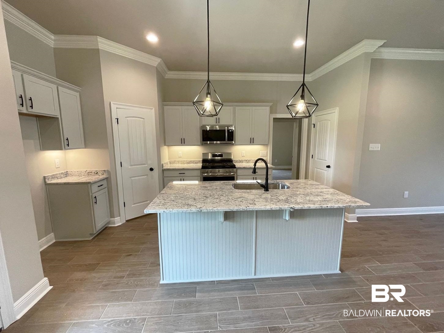 1570 Fenton Circle