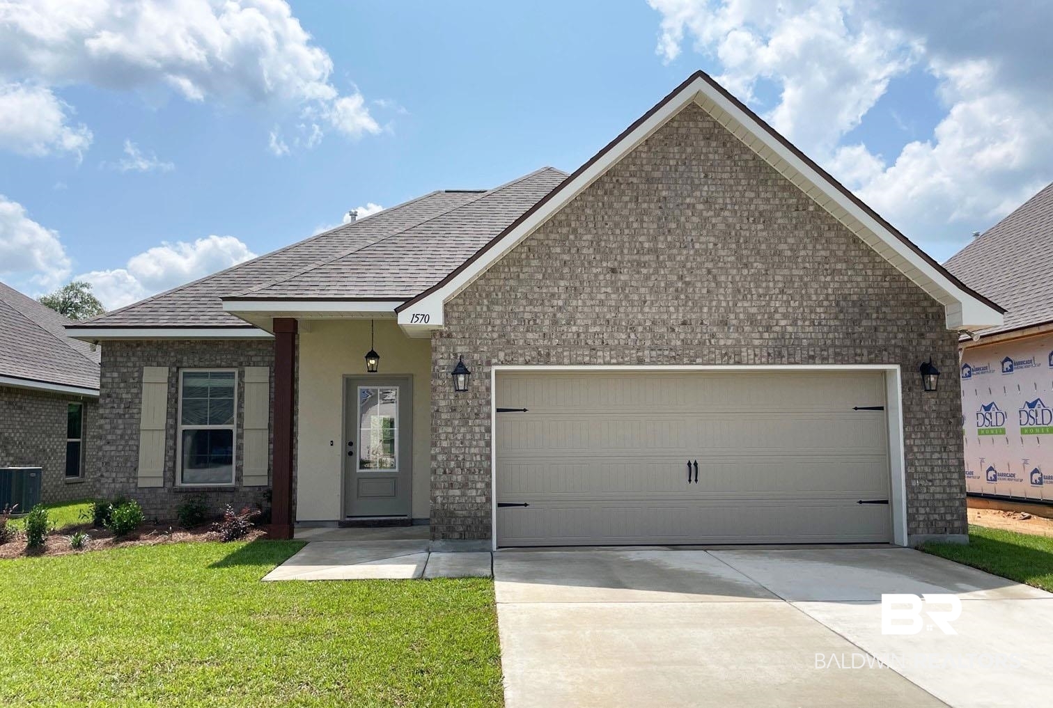 1570 Fenton Circle