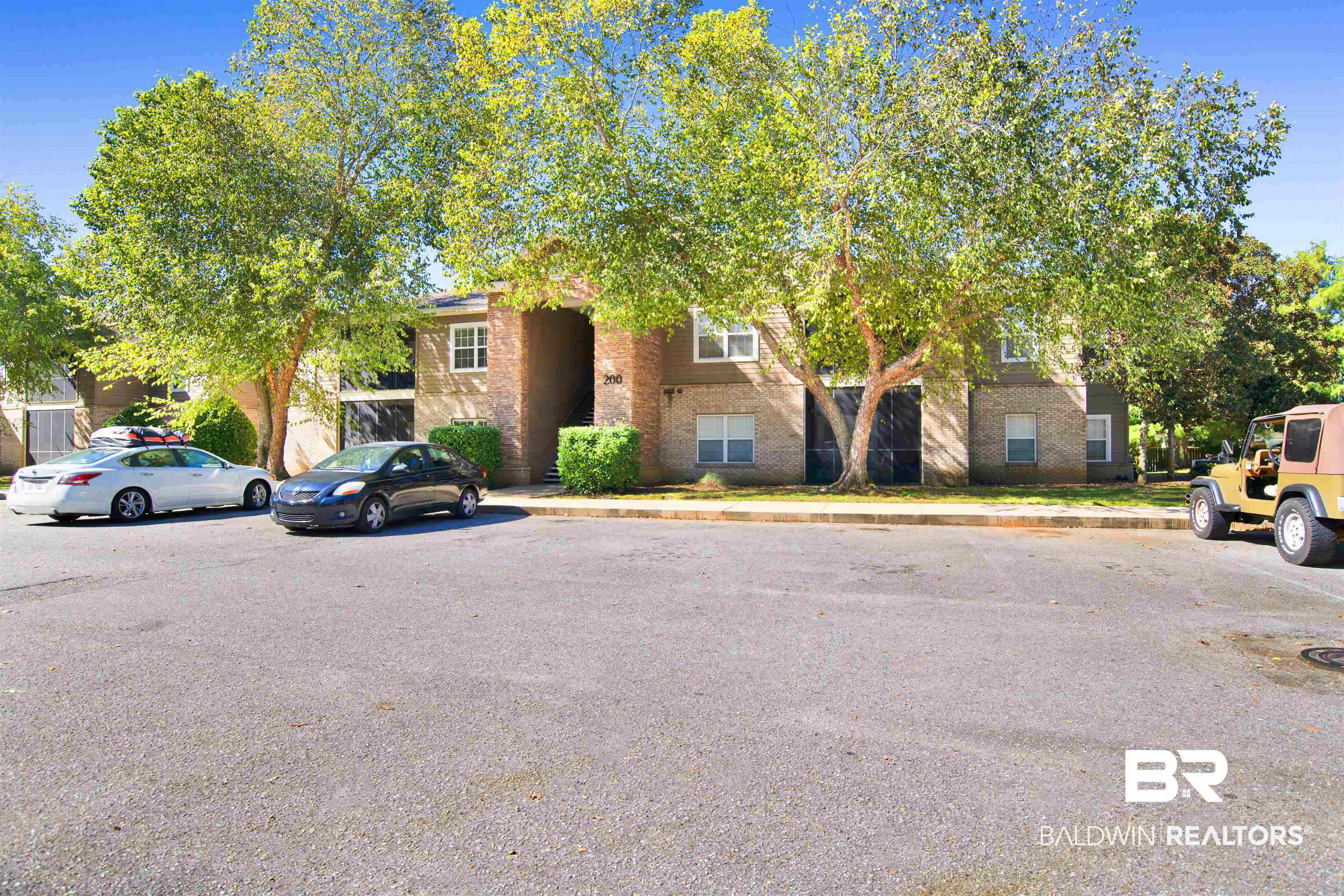 450 Park Avenue # 202